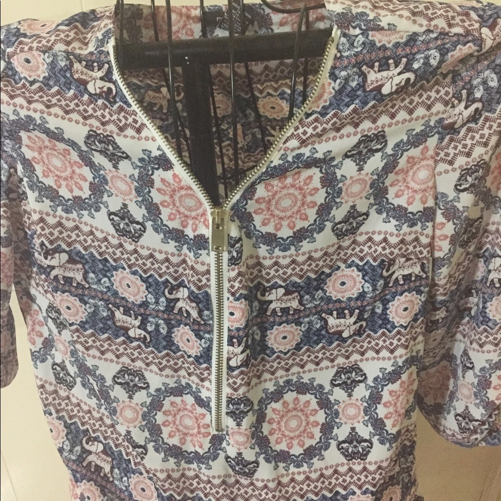 Flowy Zip-Up Print Blouse